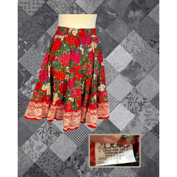 Vintage Square Up Fashions Red Floral White Lace Circle Country Skirt Size S - Picture 3 of 3